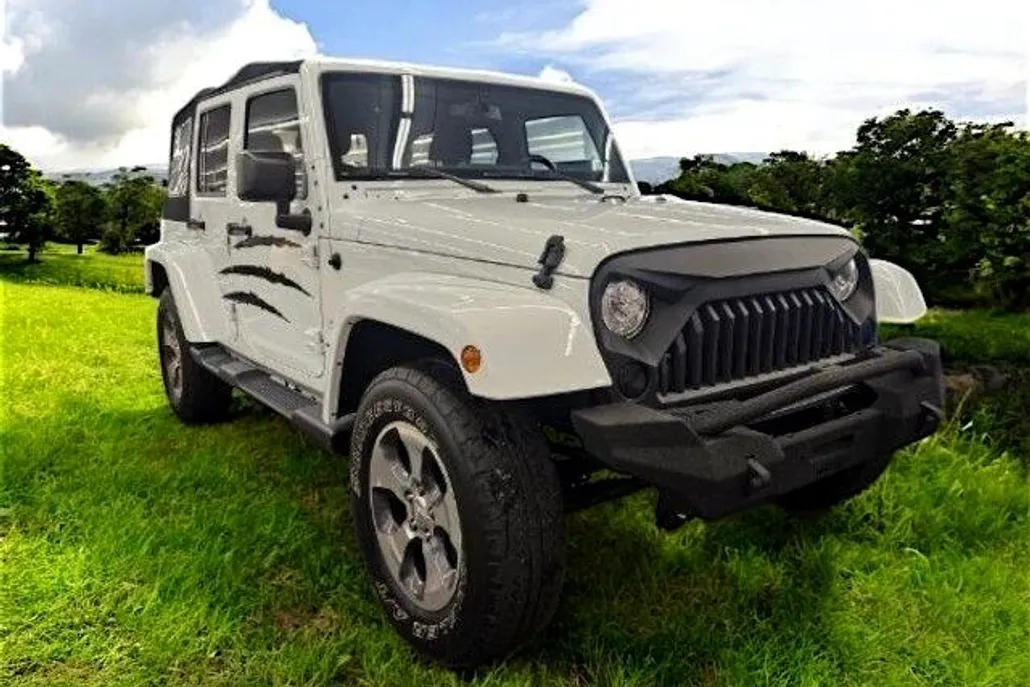 2018 Jeep Wrangler Unlimited Sahara photo 1