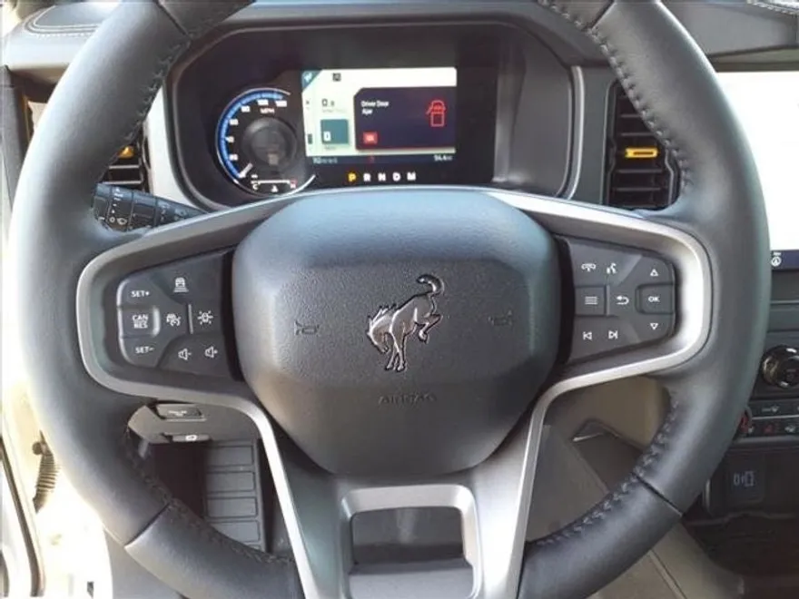 2024 Ford Bronco Badlands photo 10