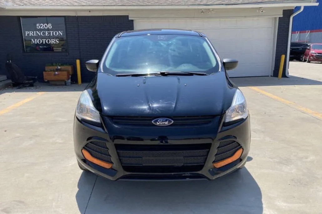 2016 Ford Escape S photo 1