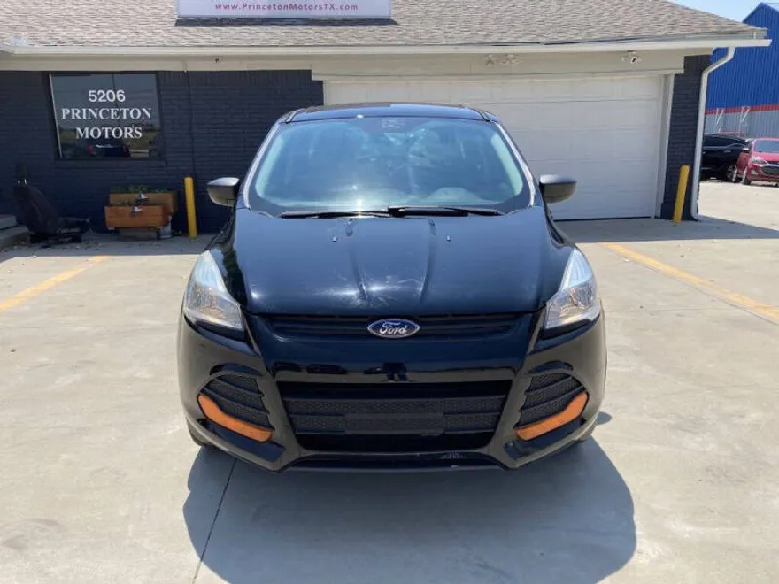 2016 Ford Escape S photo 1