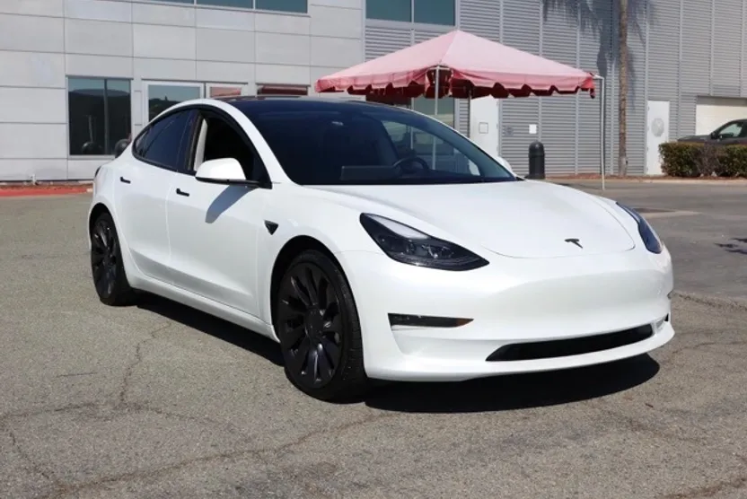 2023 Tesla Model 3 Performance photo 1