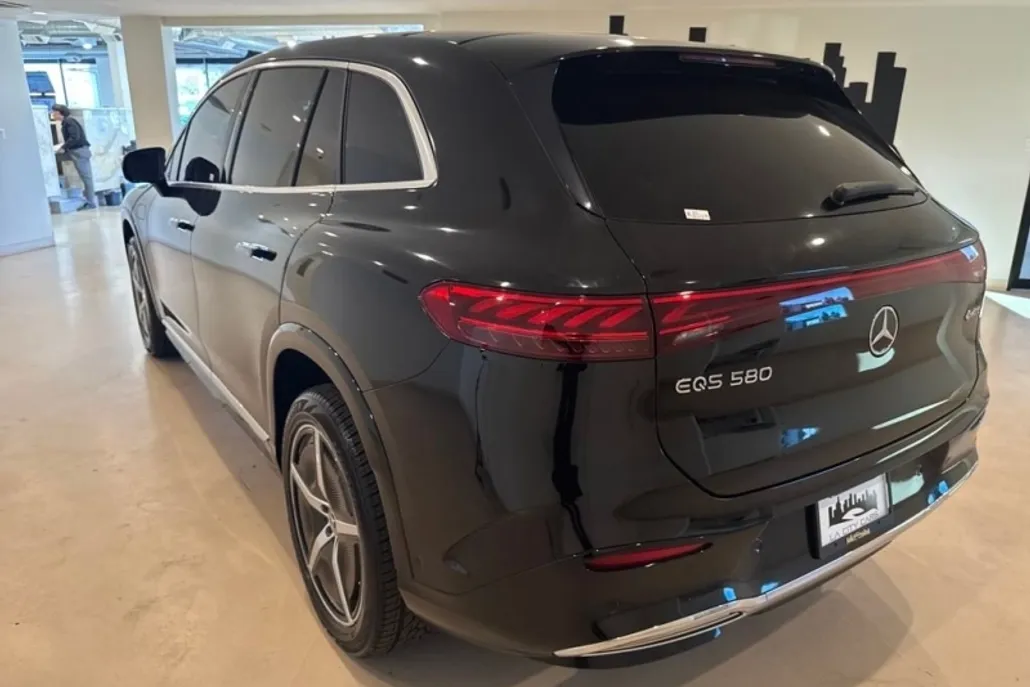 2023 Mercedes Benz EQS SUV 580 4MATIC photo 1
