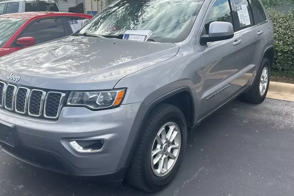 2020 Jeep Grand Cherokee Laredo E photo 1