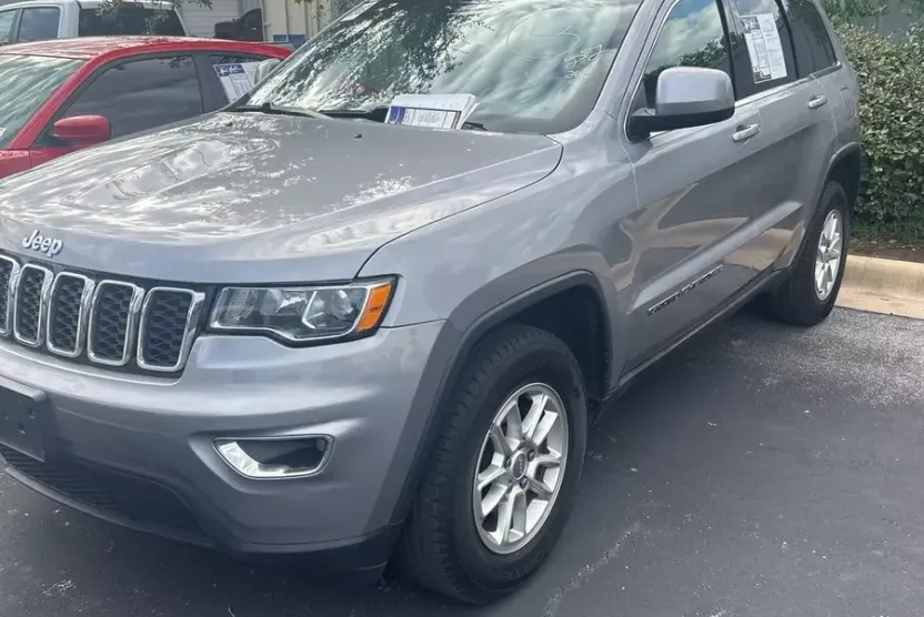 2020 Jeep Grand Cherokee Laredo E photo 1