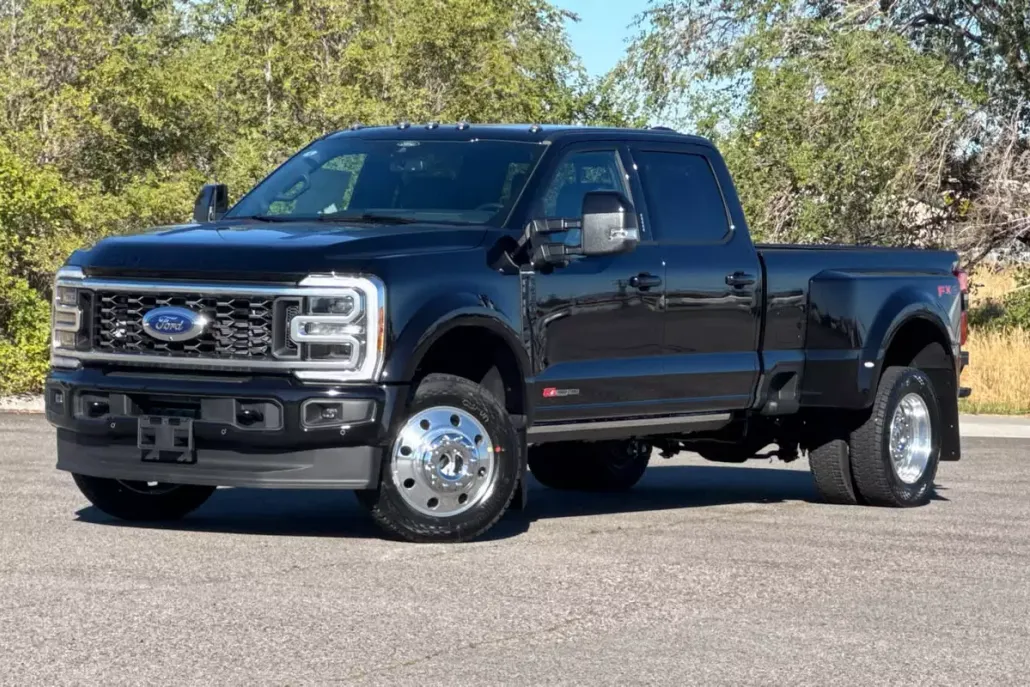 2026 Ford F-450 Platinum photo 1
