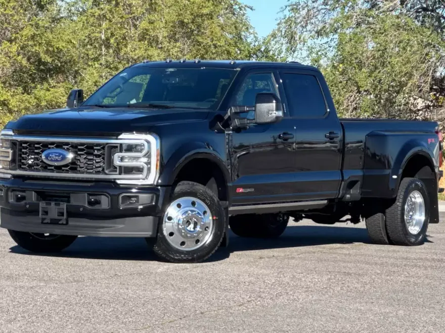 2026 Ford F-450 Platinum photo 1