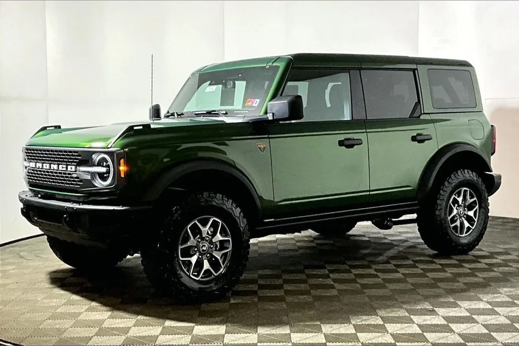 2025 Ford Bronco Badlands photo 1