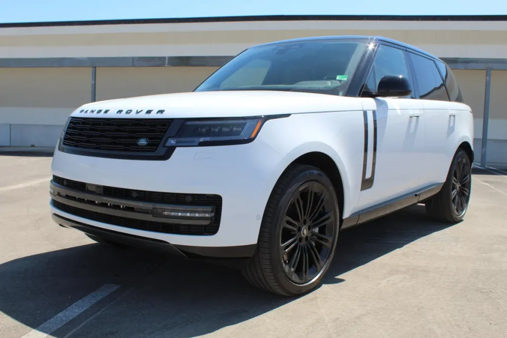 2025 Land Rover Range Rover SE photo 1