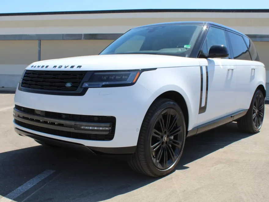 2025 Land Rover Range Rover SE photo 1