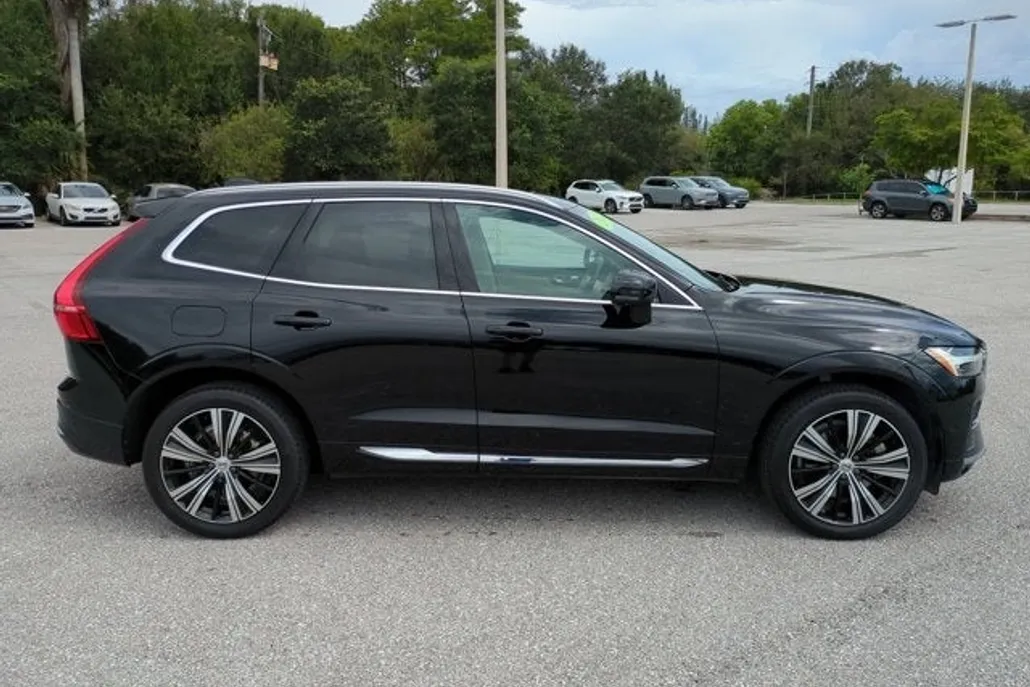 2022 Volvo XC60 Inscription photo 1