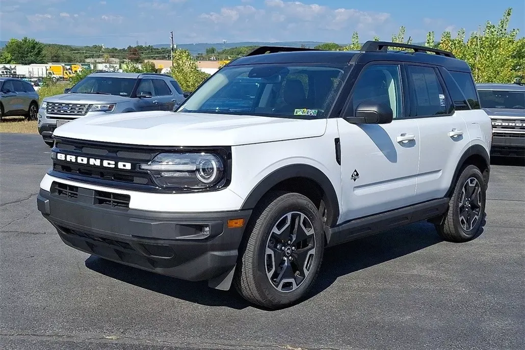 2023 Ford Bronco Sport Outer Banks photo 1