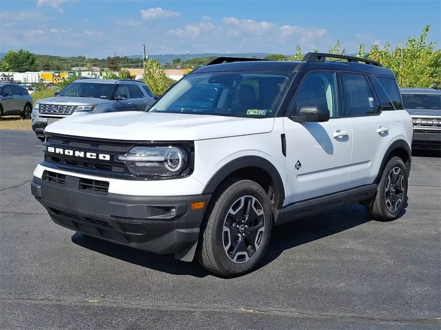 2023 Ford Bronco Sport Outer Banks photo 1