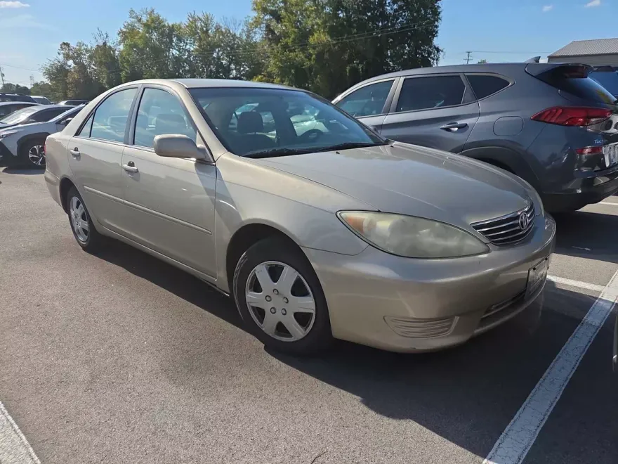 2006 Toyota Camry LE photo 1