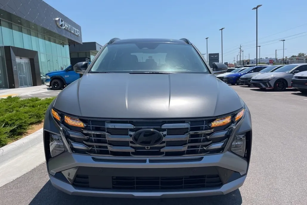 2025 Hyundai Tucson Limited photo 1
