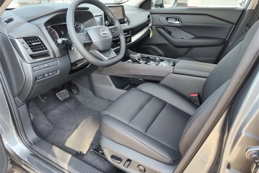 2026 Nissan Rogue SV photo 1