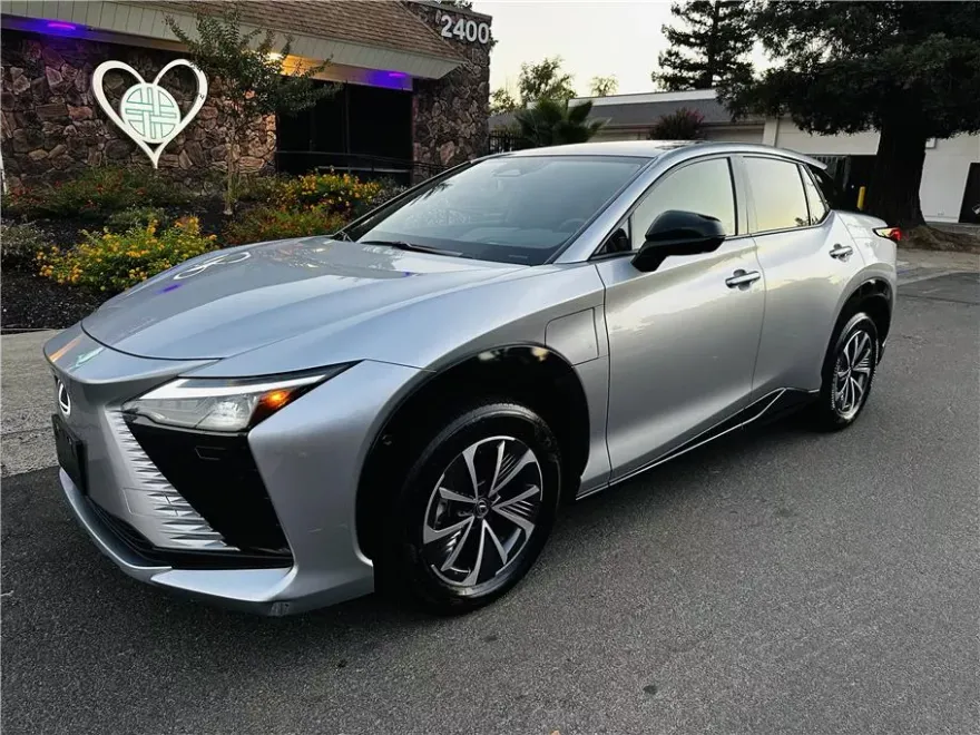 2024 Lexus RZ 300e Premium photo 1