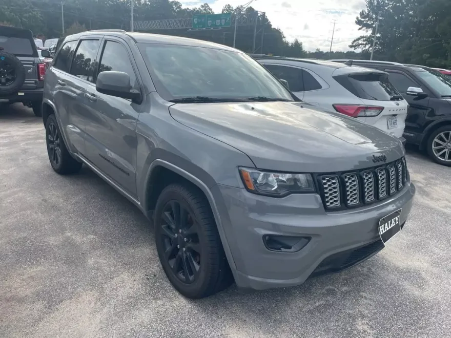 2019 Jeep Grand Cherokee Altitude photo 1