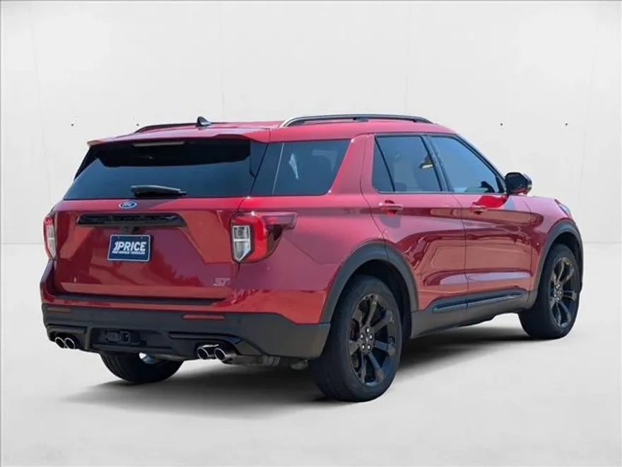 2024 Ford Explorer ST photo 1