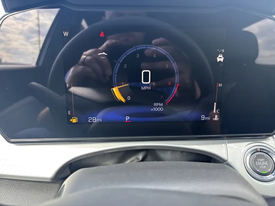 2025 Chevrolet Trax LT photo 1