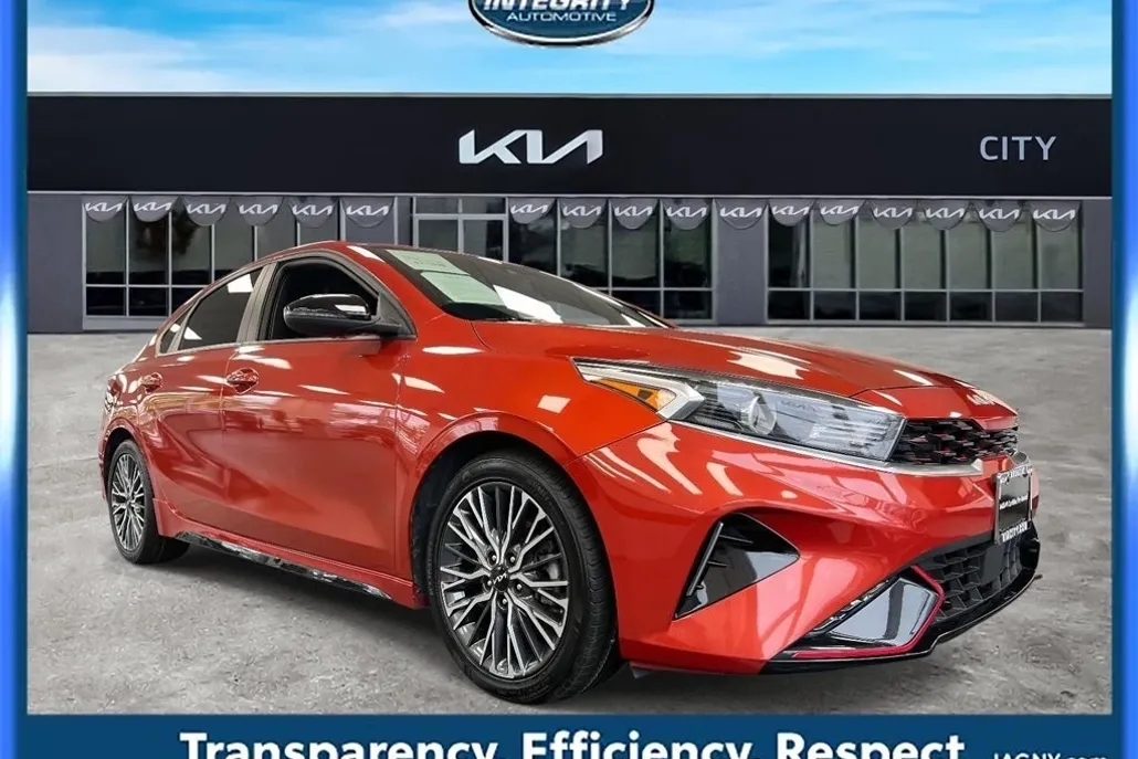 2023 Kia Forte GT-Line photo 1