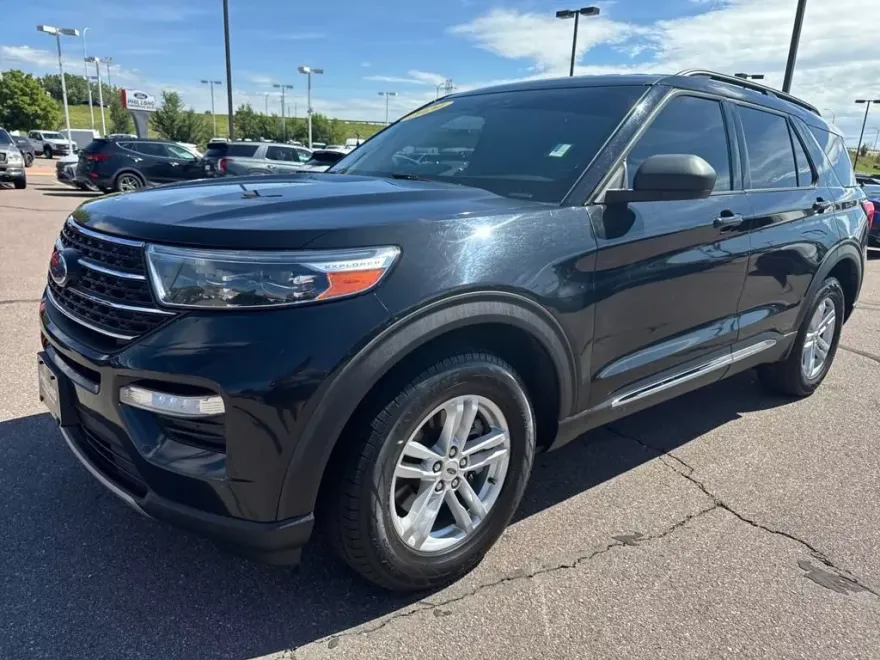 2020 Ford Explorer XLT photo 1