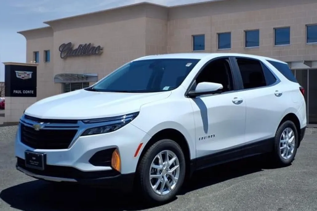 2022 Chevrolet Equinox LT photo 1