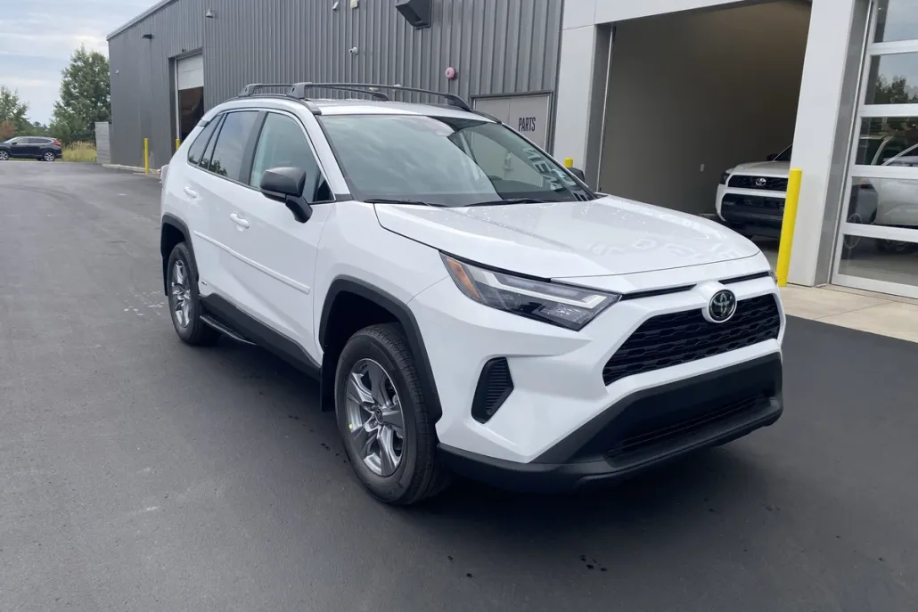 2025 Toyota RAV4 Hybrid LE photo 1