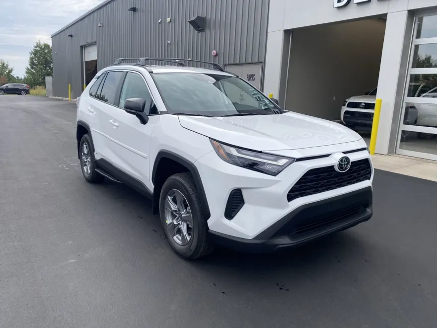 2025 Toyota RAV4 Hybrid LE photo 1