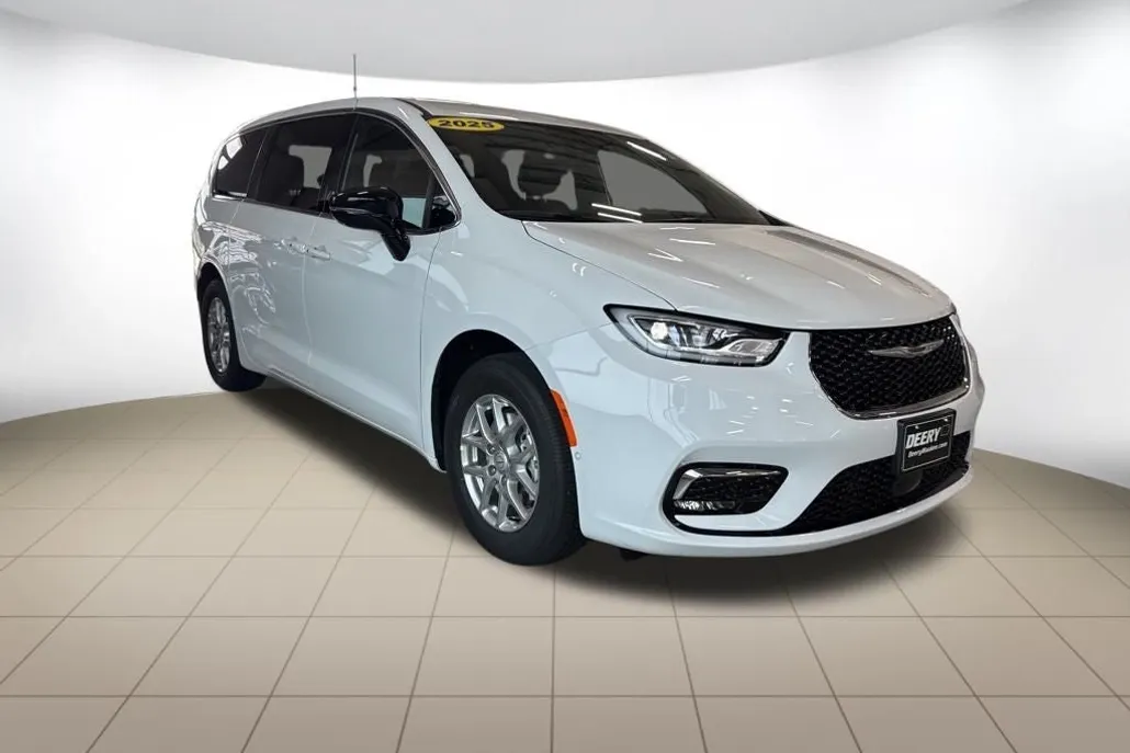 2025 Chrysler Pacifica photo 1