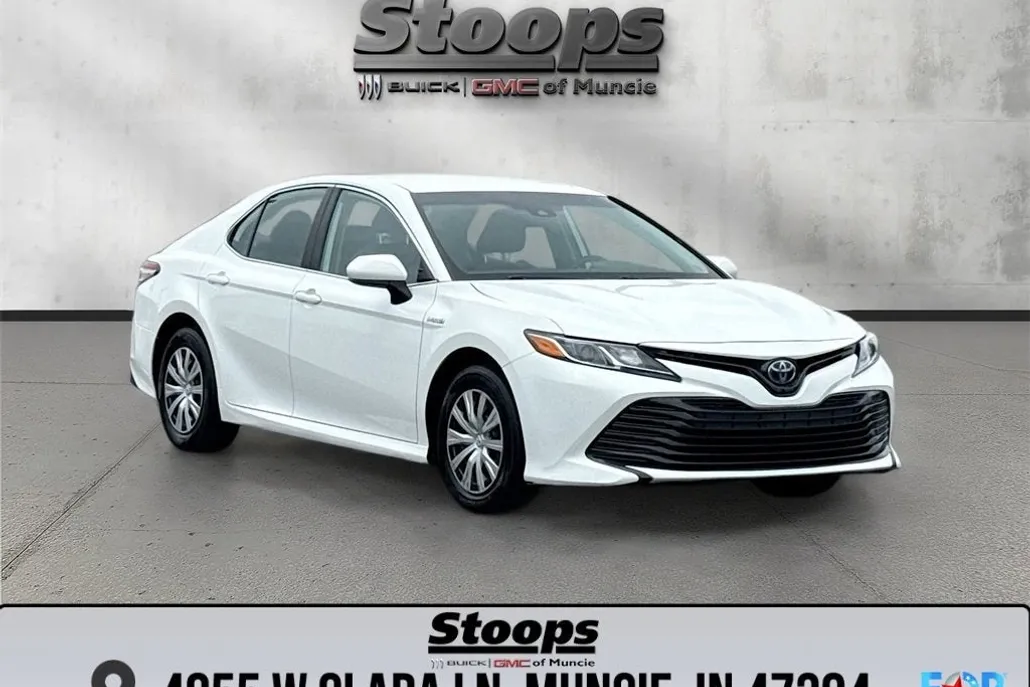 2020 Toyota Camry Hybrid LE photo 1