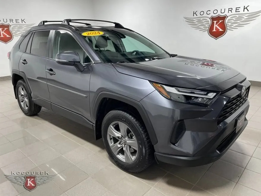 2024 Toyota RAV4 XLE photo 1