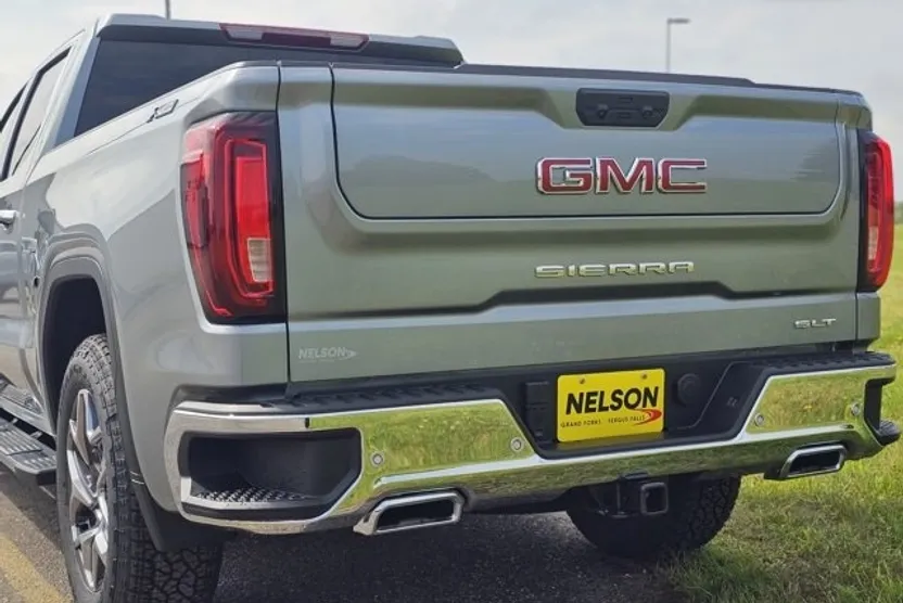 2026 Gmc Sierra 1500 SLT photo 1