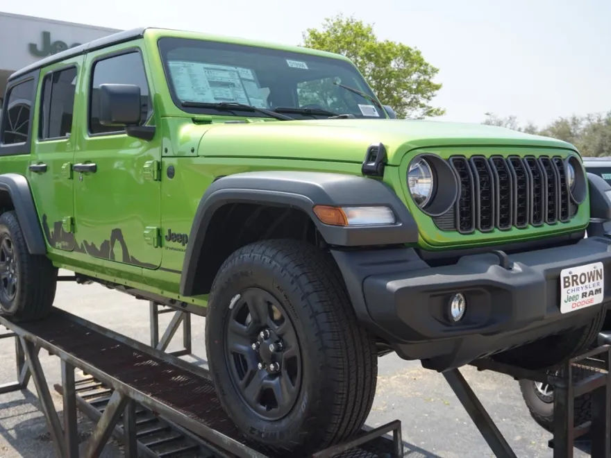 2025 Jeep Wrangler Sport photo 2