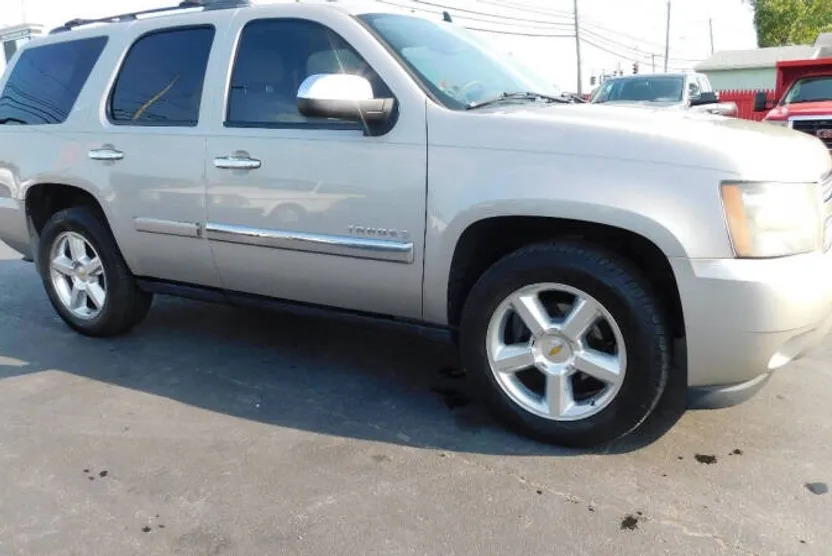 2007 Chevrolet Tahoe LTZ photo 1