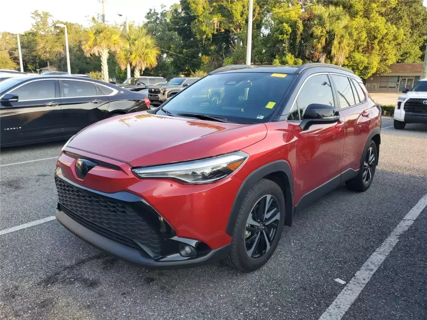 2023 Toyota Corolla Cross Hybrid XSE photo 1