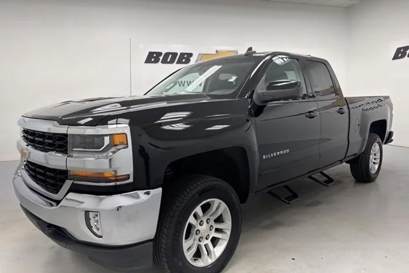 2019 Chevrolet Silverado LT photo 1