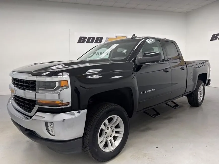 2019 Chevrolet Silverado LT photo 1