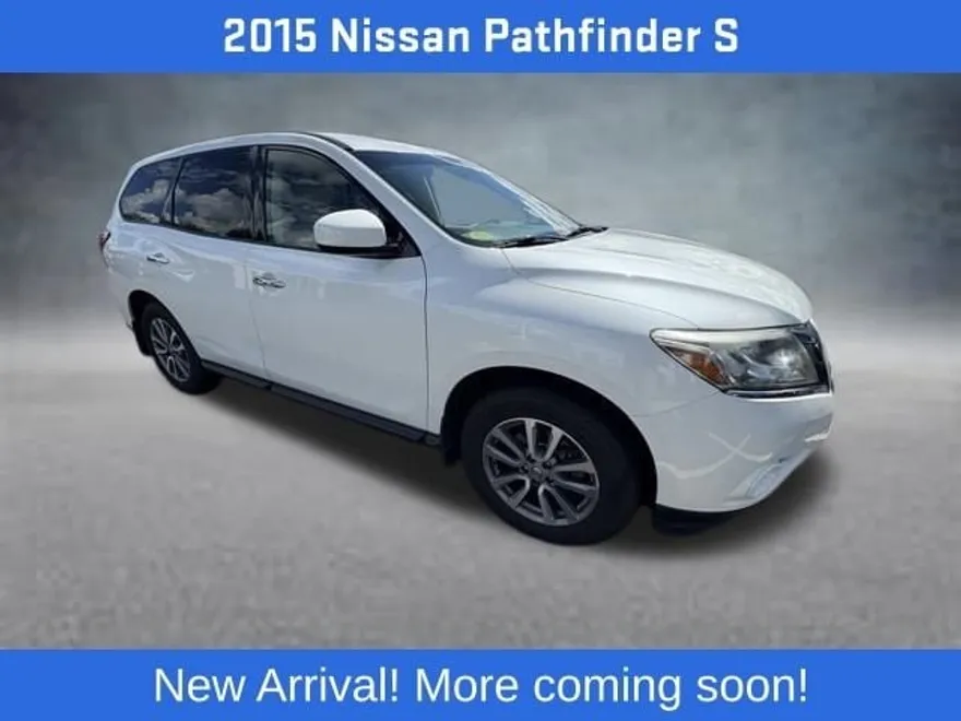 2015 Nissan Pathfinder S photo 1