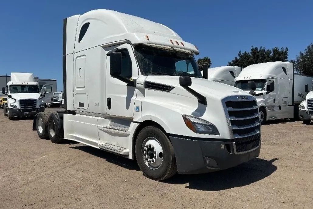 2020 Freightliner Cascadia 126" Sleeper Cab photo 1