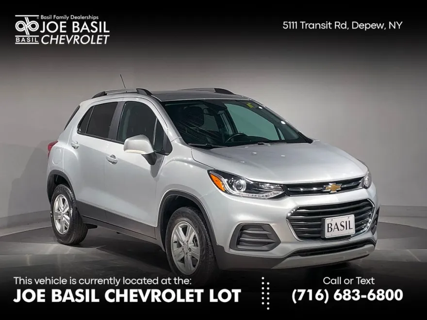 2022 Chevrolet Trax LT photo 1