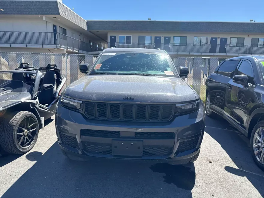 2024 Jeep Grand Cherokee Altitude photo 1