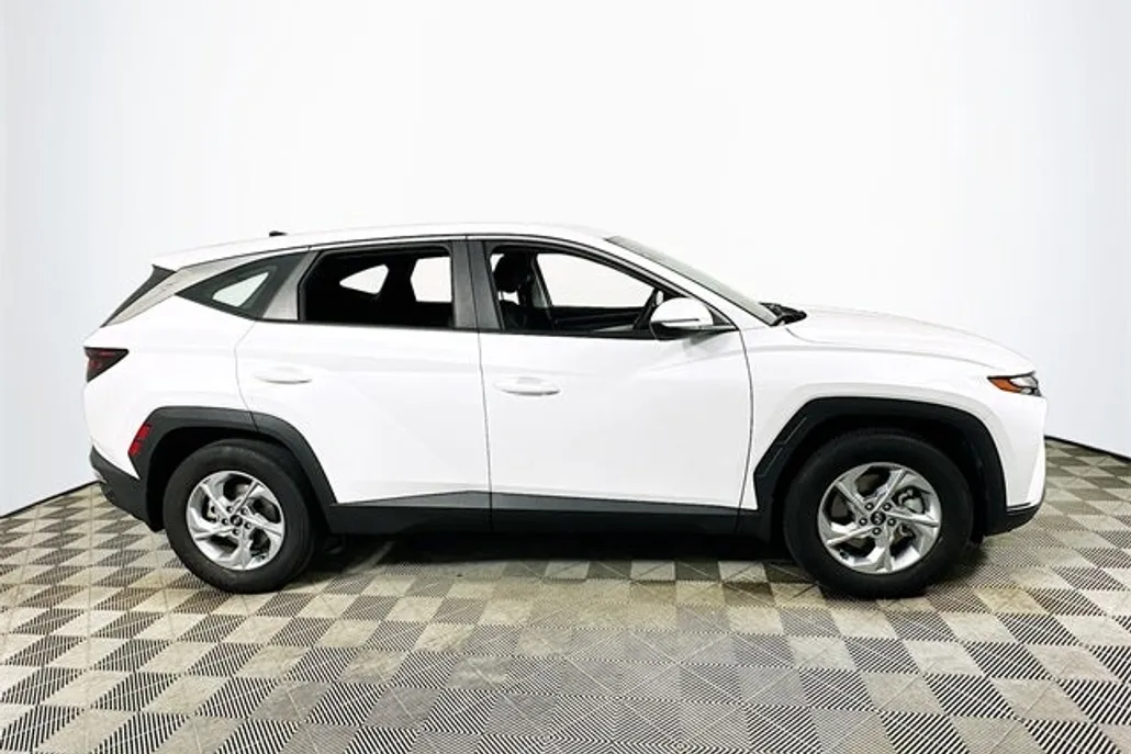 2022 Hyundai Tucson SE photo 1