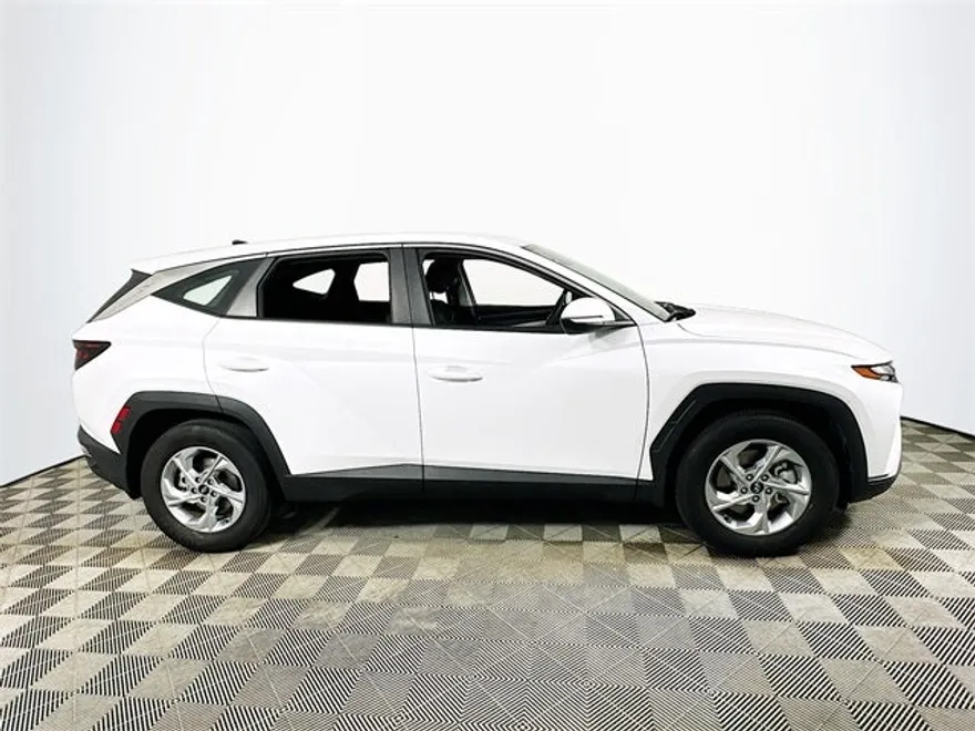 2022 Hyundai Tucson SE photo 1