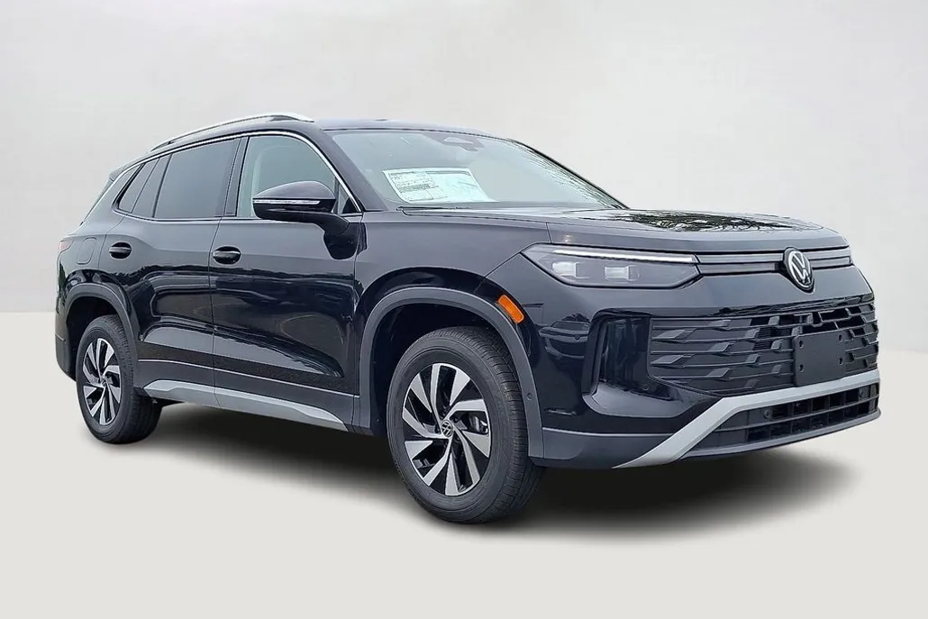 2025 Volkswagen Tiguan S photo 1