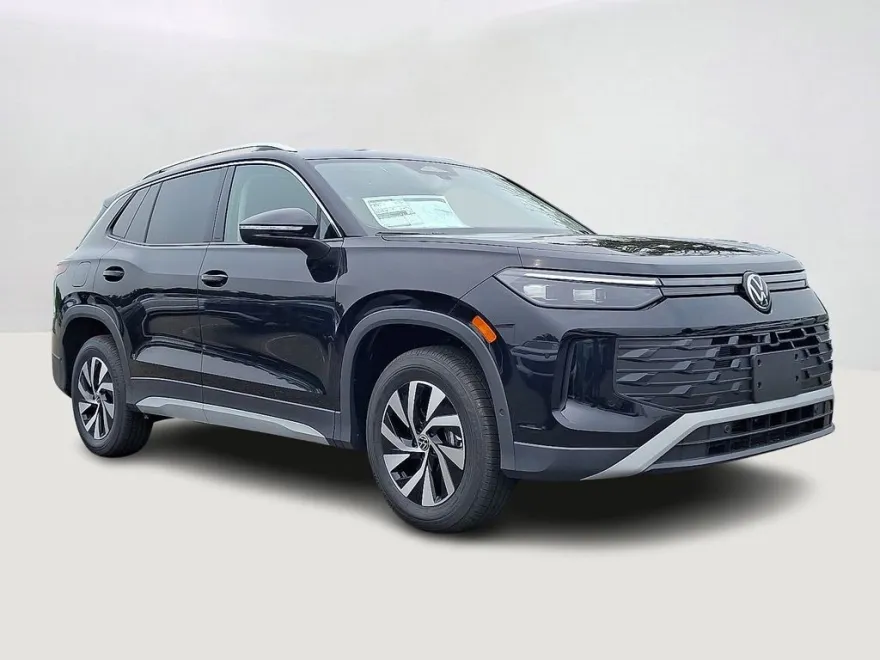 2025 Volkswagen Tiguan S photo 1