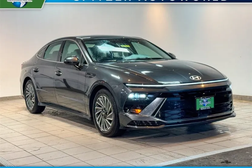2024 Hyundai Sonata Hybrid SEL photo 1