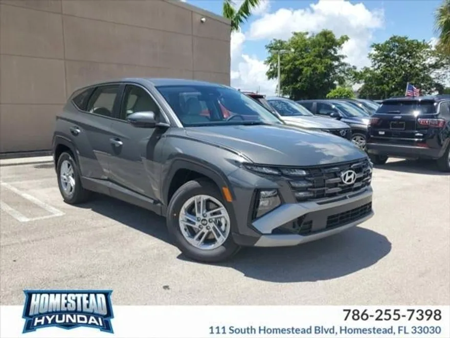 2025 Hyundai Tucson SE photo 1