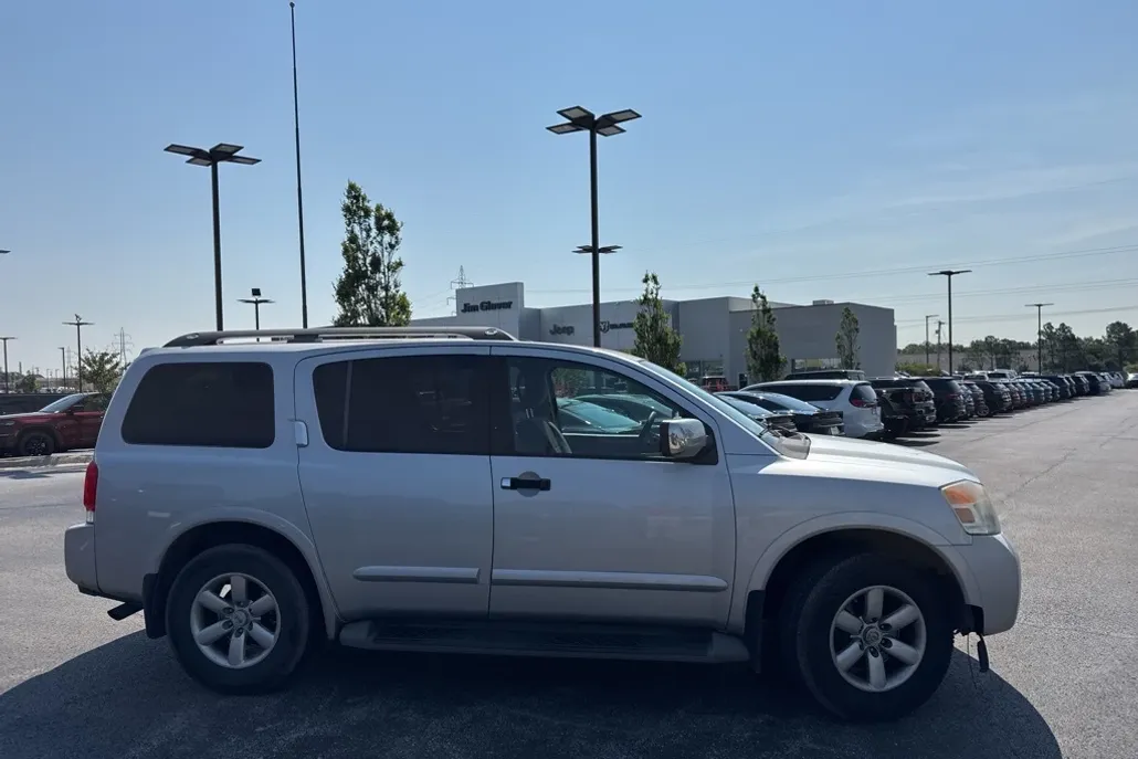 2012 Nissan Armada SV photo 1