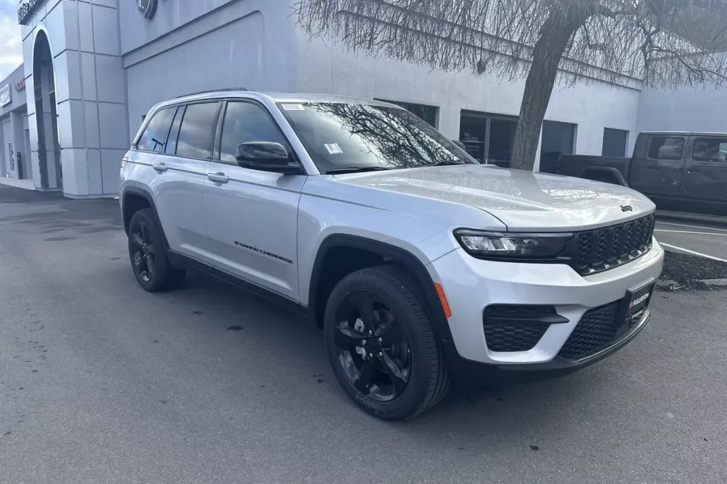2025 Jeep Grand Cherokee Altitude X photo 1