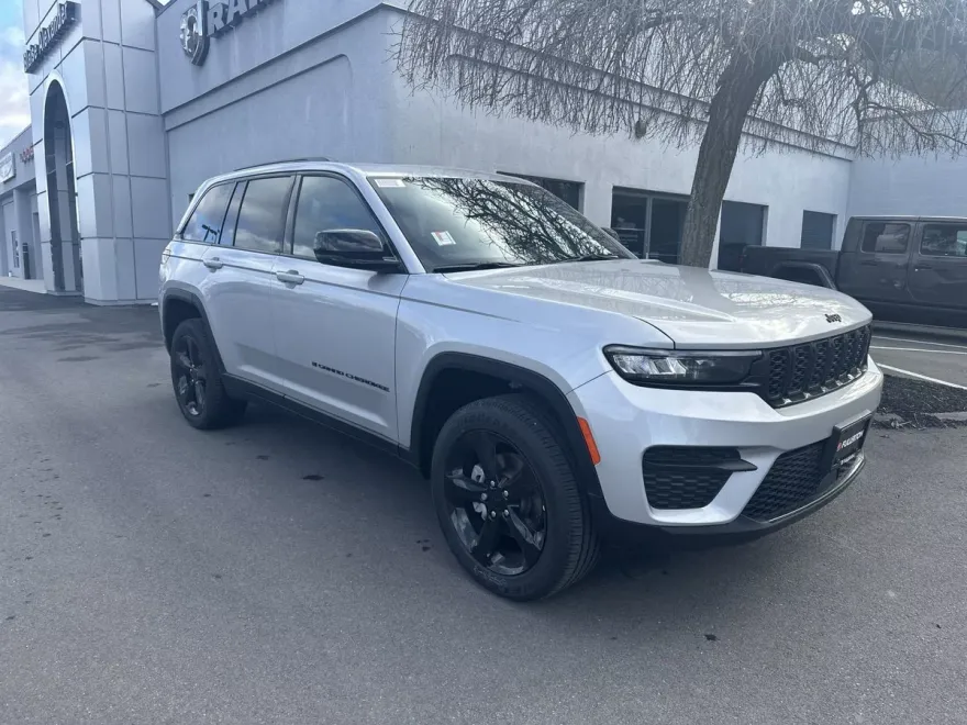 2025 Jeep Grand Cherokee Altitude X photo 1